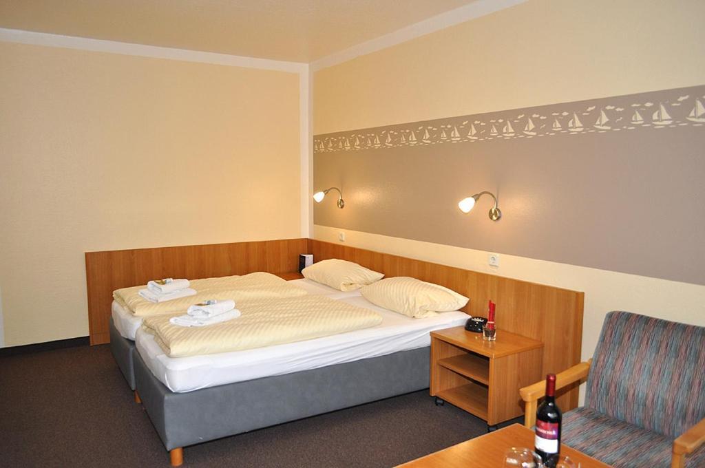 Gaestehaus Lietzow & Stoertebeker Camp Bagian luar foto