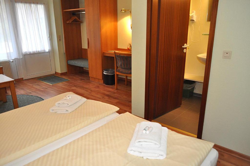 Gaestehaus Lietzow & Stoertebeker Camp Bagian luar foto